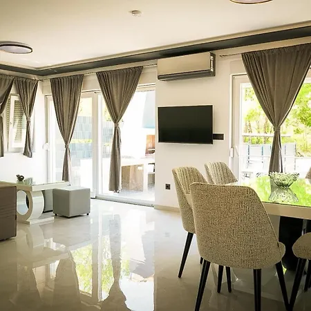 Luxury River Villa *