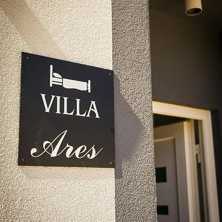Luxury River Villa *